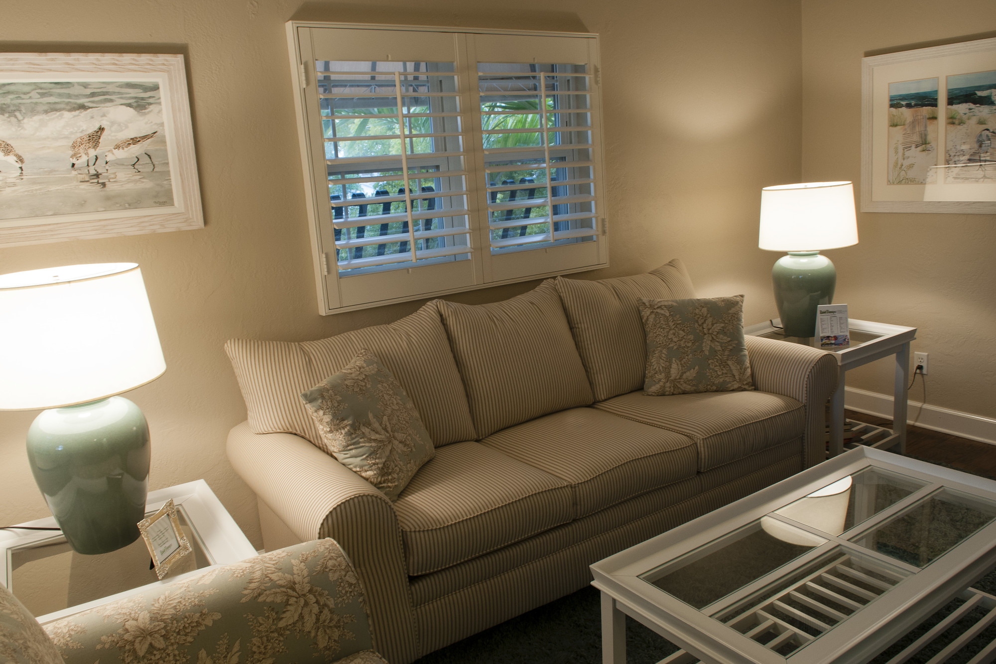 Tropical Courtyard Suite Living Area