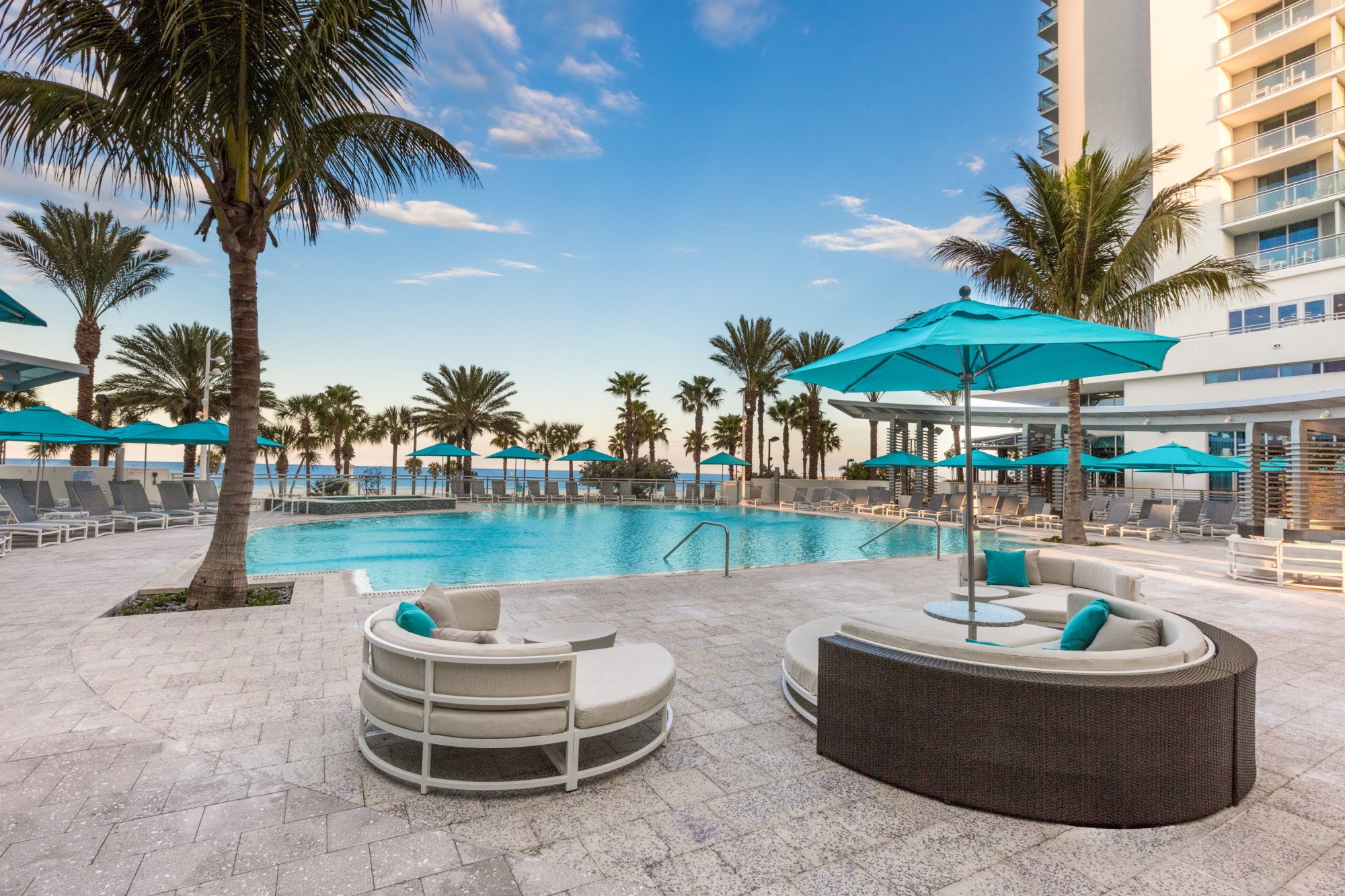 Wyndham Grand Clearwater Beach Pool 2
