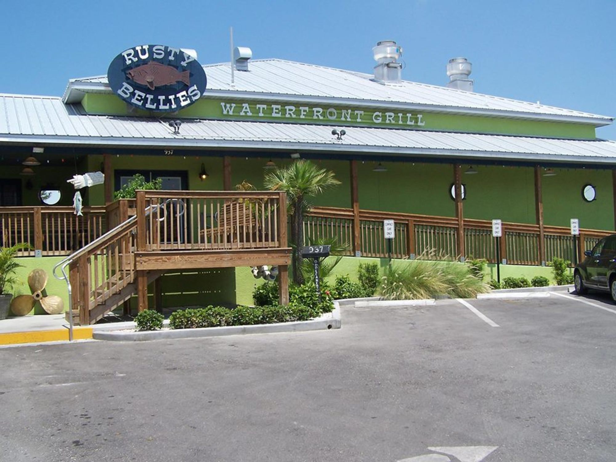 Rusty Bellie's Waterfront Grill