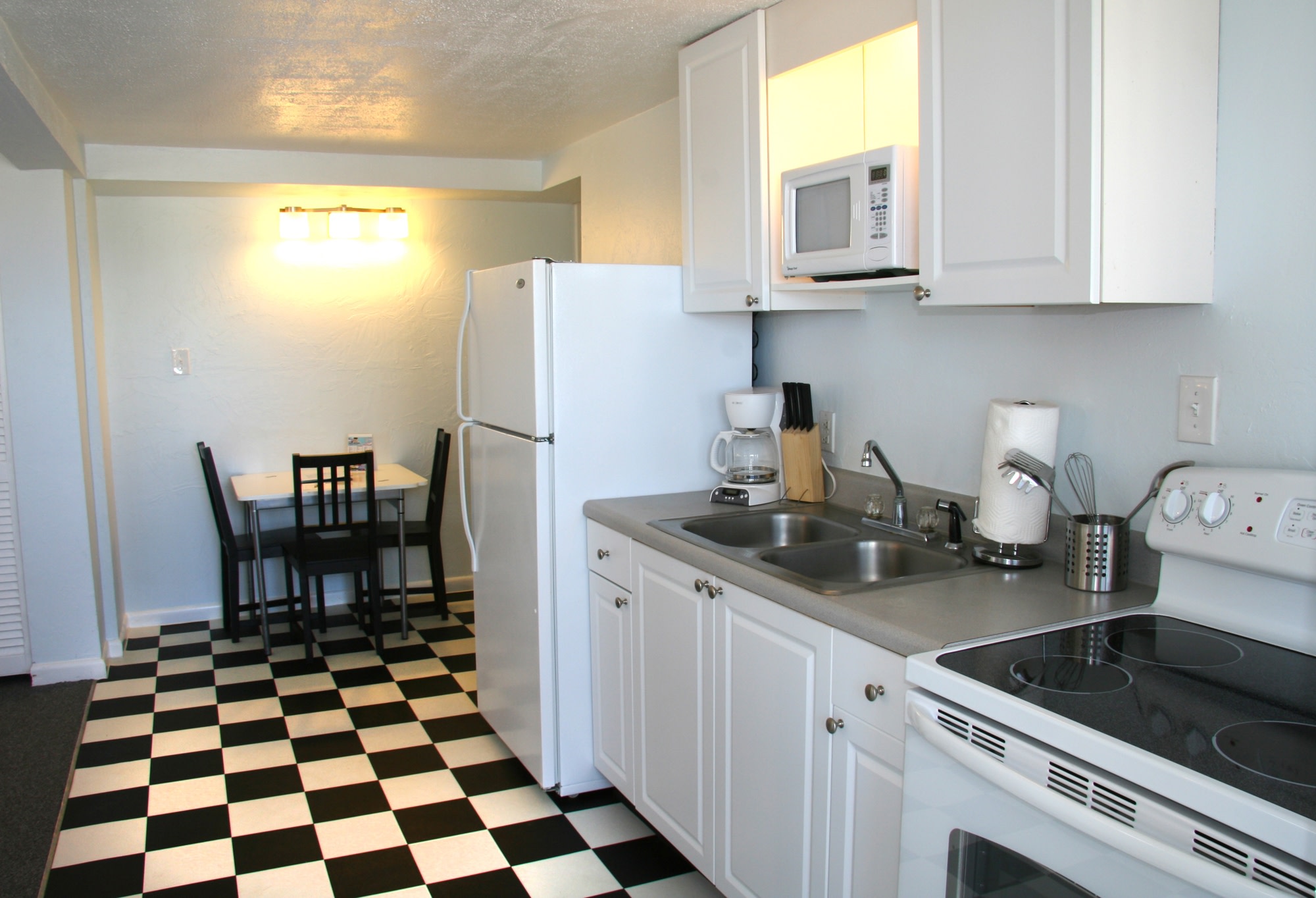 studio kitchen fully equipped