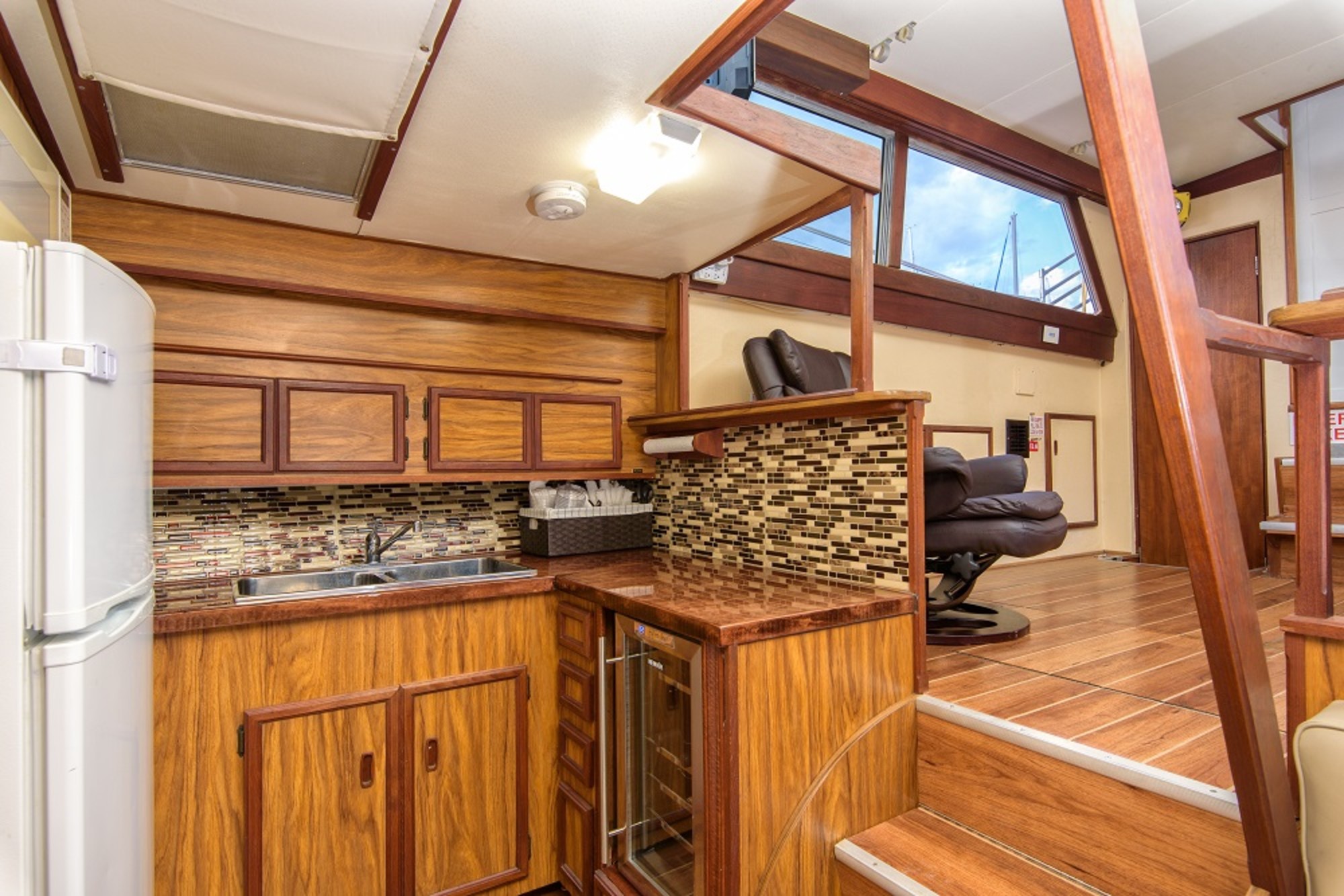 Guests are welcome to bring their own food and beverages or use a caterer of their choice