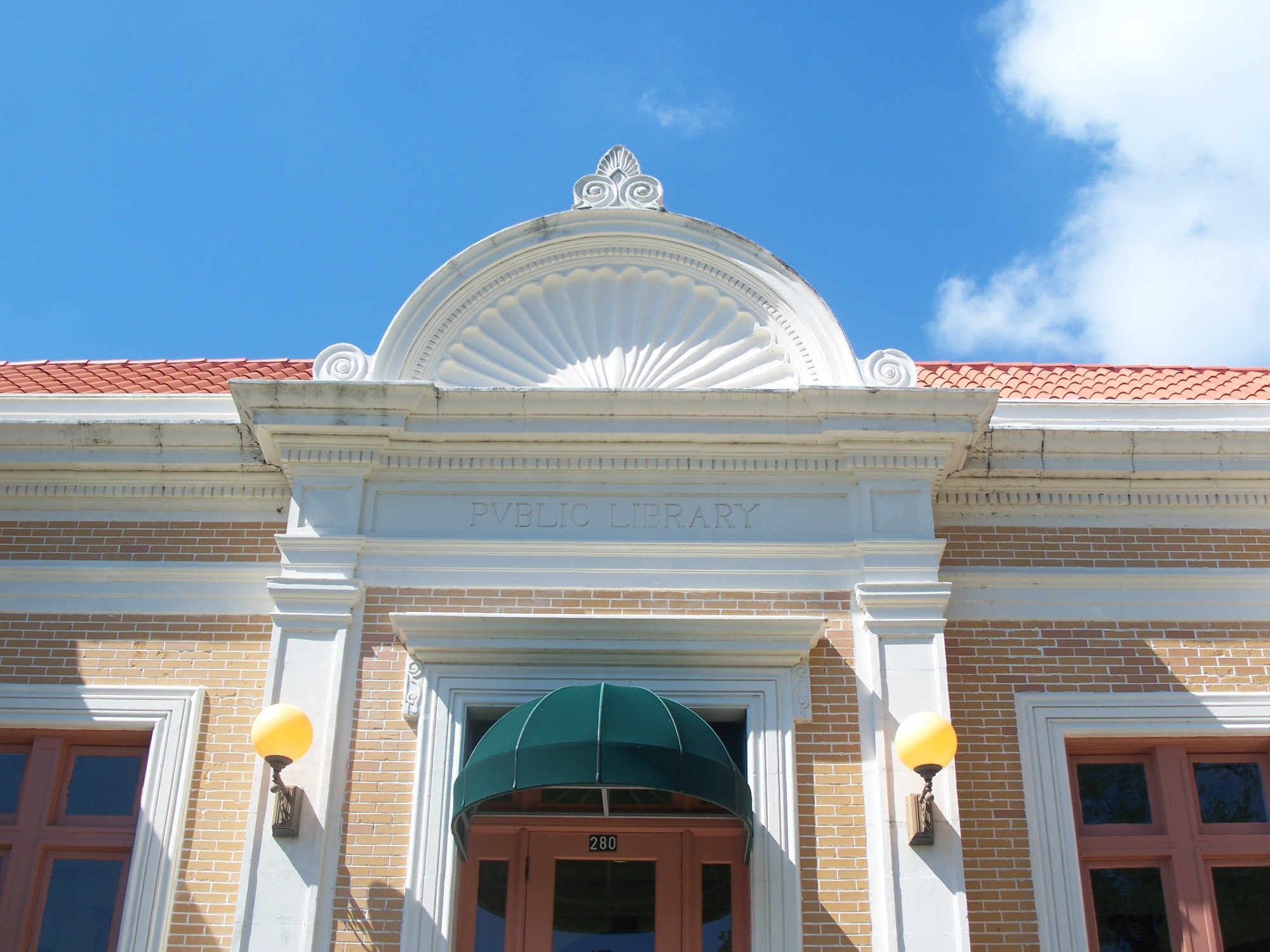 Mirror Lake Library