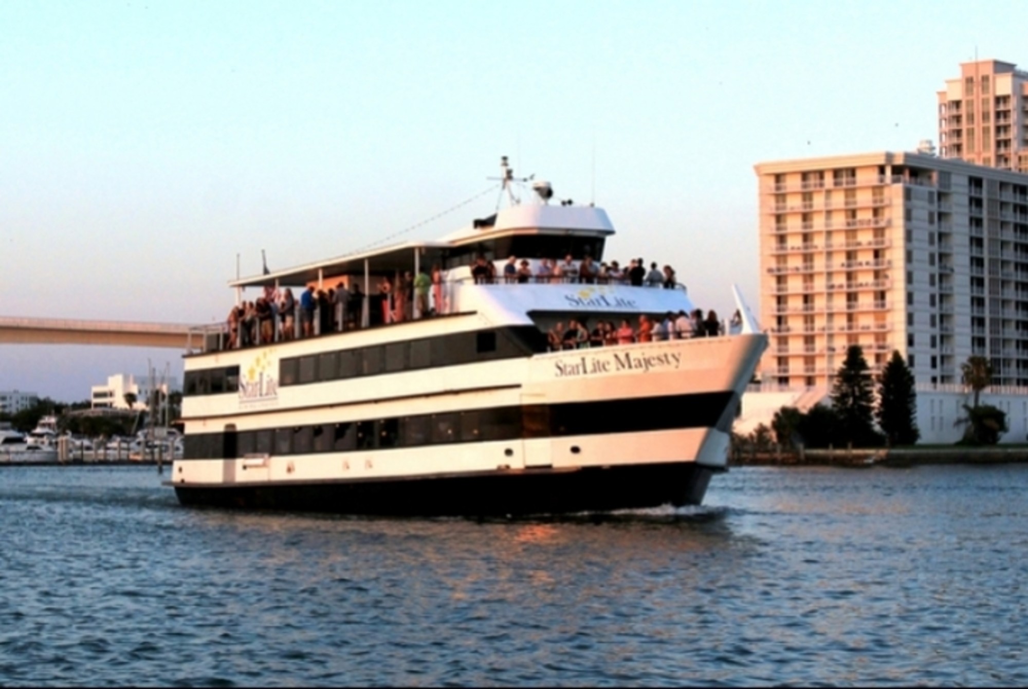 Starlite Dinner Cruise