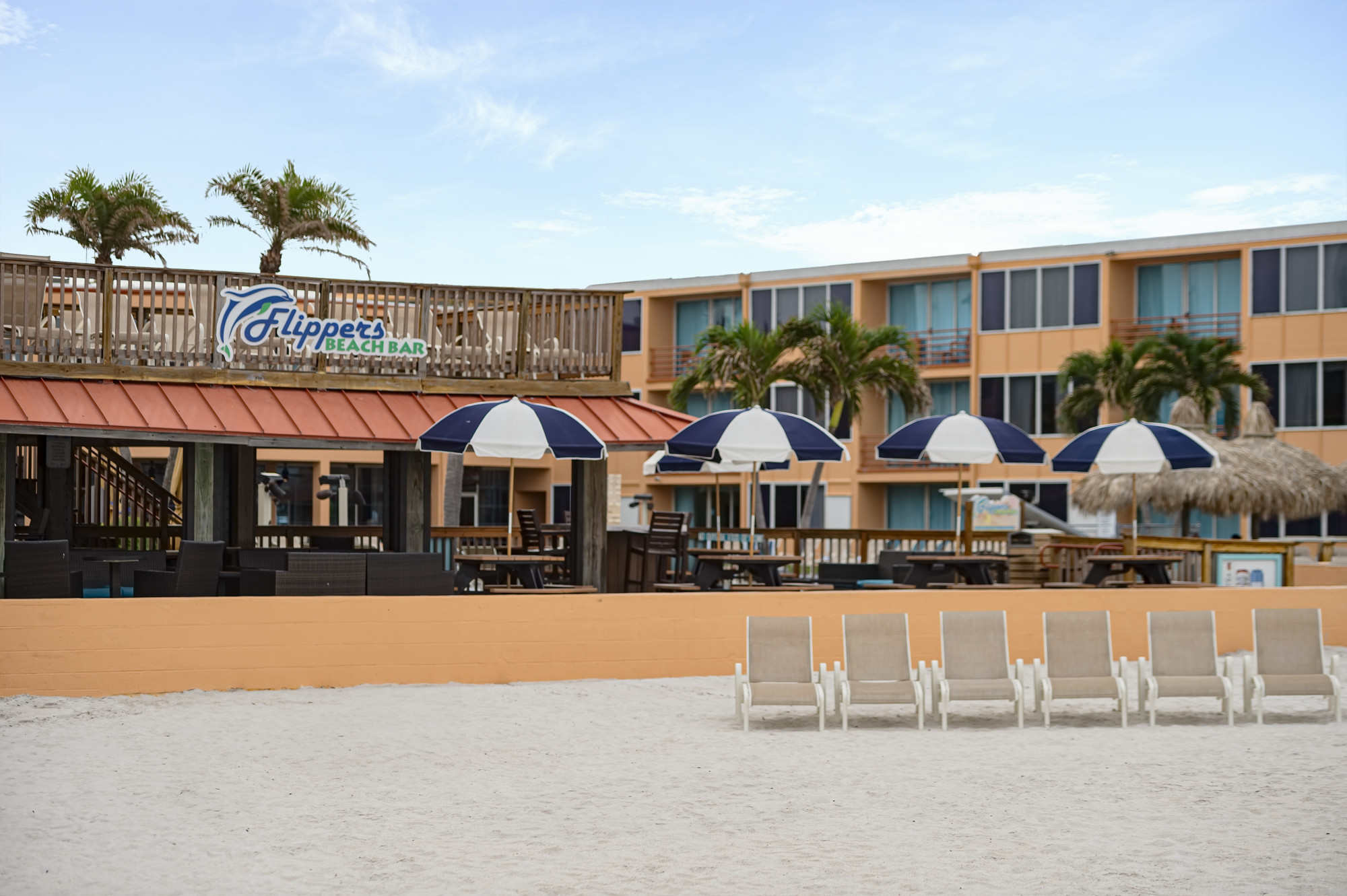 Dolphin Beach Resort_Flippers Beach Bar