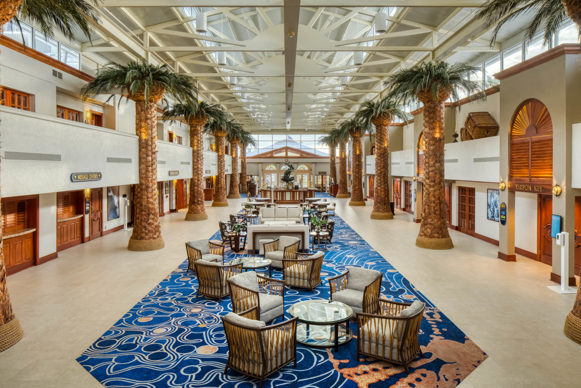 Grand Palm Colonnade