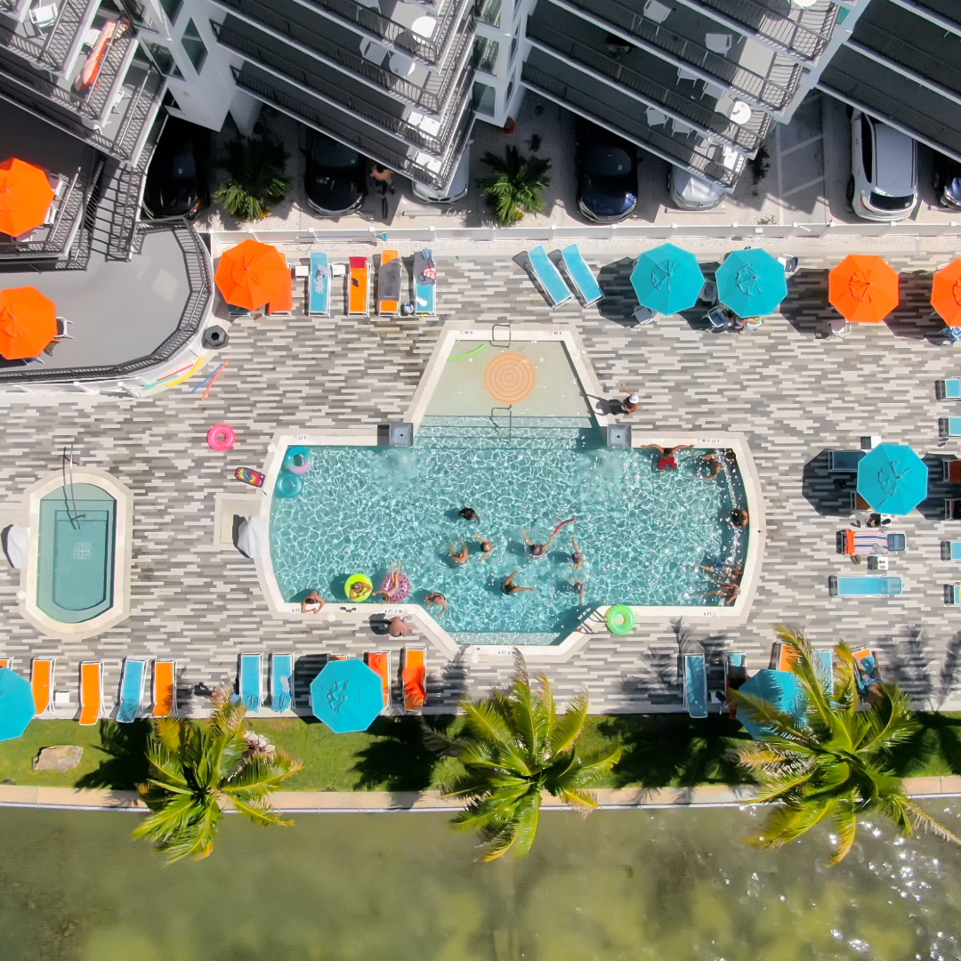 FUSIONResort_Waterfront pool