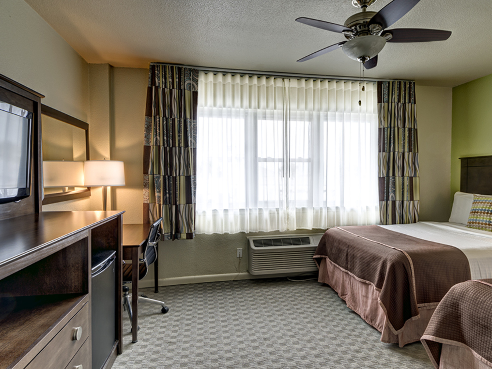 Guest Room with Double Beds