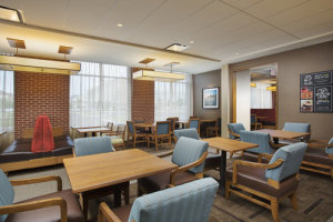 9DOTS BAR & BITES (Hyatt Place Chicago/Midway Airport)