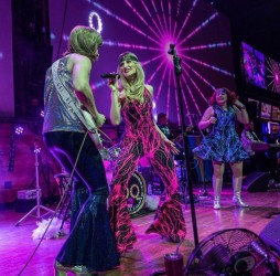 FOX POINTE PRESENTS: DANCING QUEEN: AN ABBA SALUTE