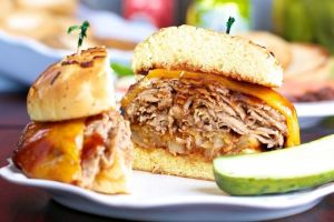 BERGSTEIN'S NY DELICATESSEN