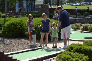 DADS PLAY MINIATURE GOLF FREE ON FATHER'S DAY