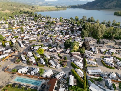 Holiday Park RV & Condo Resort