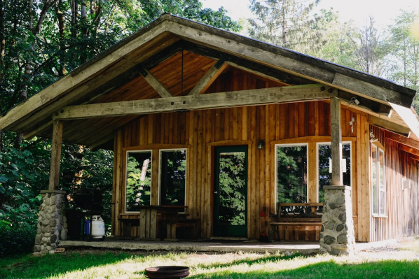 Arrowvale-Riverside-Cabin