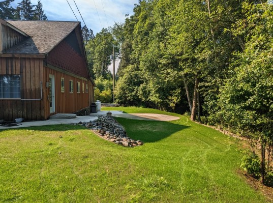 Black-brook-lodge-grounds
