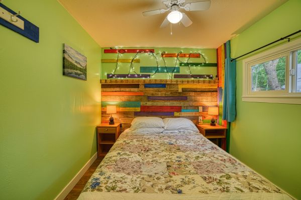 Blue Mountain Lodge bedroom