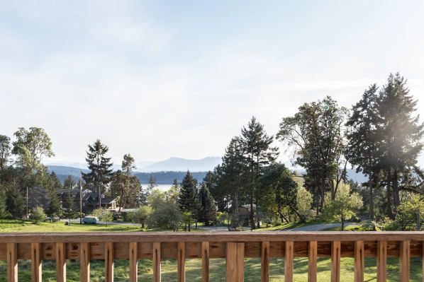 Bodega Ridge Lodge & Cabins outside view