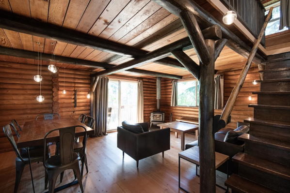 Bodega Ridge Lodge & Cabin interior2