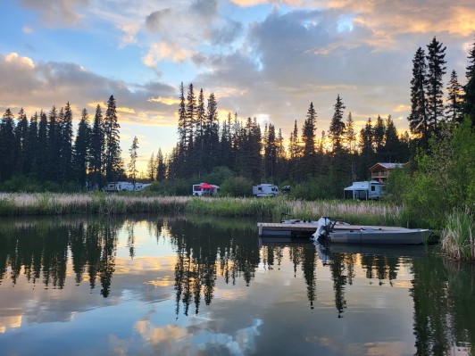 Fawn-lake-resort-2025-lakeside