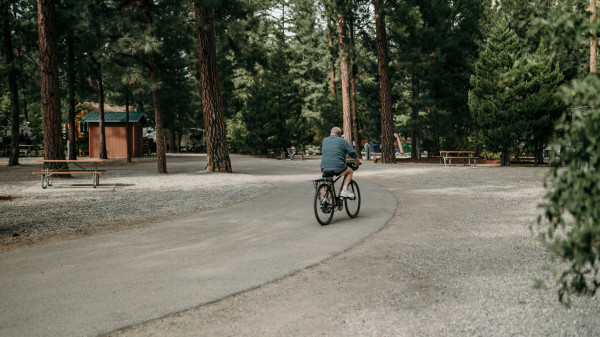 Gallagher Lake | A Parkbridge Camping & RV Resort Biking