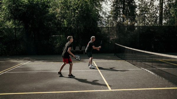 Gallagher Lake | A Parkbridge Camping & RV Resort Tennis