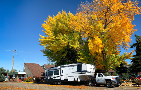 Holiday-Park-RV-Condo-Resort-RV