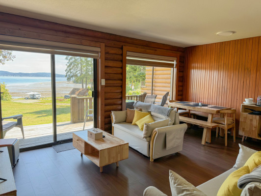 Osborne-Bay-Resort-rv-site-cabin-interior