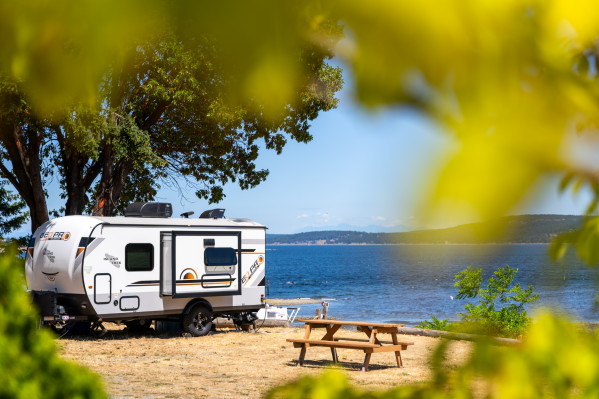 Osborne-Bay-Resort-rv-site-waterfront