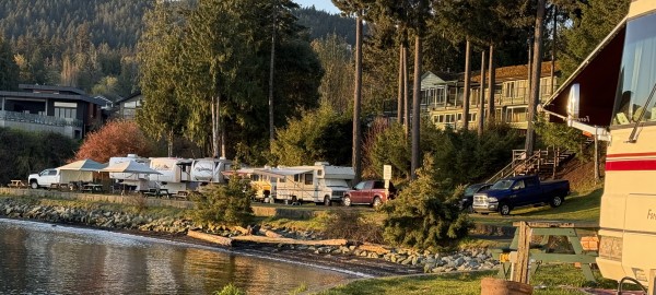 Osborne-bay-resort-waterfront