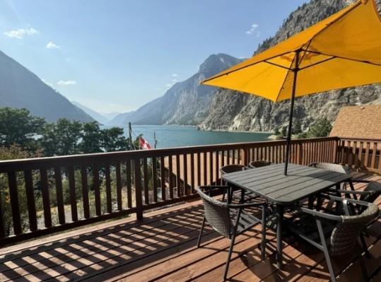 Seton-Lake-Cabins-3-deck