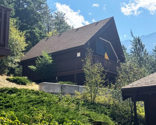 Seton-Lake-Cabins-exterior