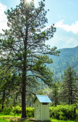 Shaw-springs-outhouse
