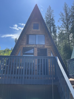 The-laughing-oyster-fishermans-folly