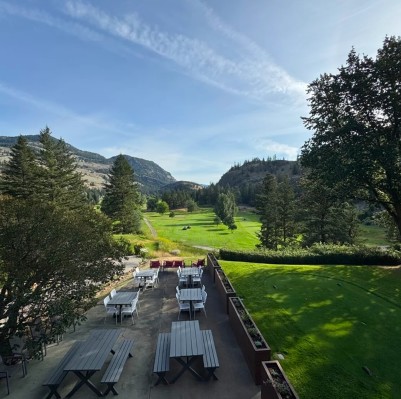 Twin-Lakes-Golf-and-RV-Resort-Bistro-day