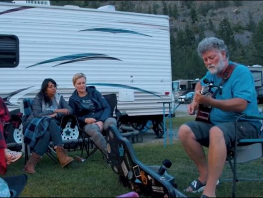 Twin-Lakes-Golf-and-RV-Resort-campfire