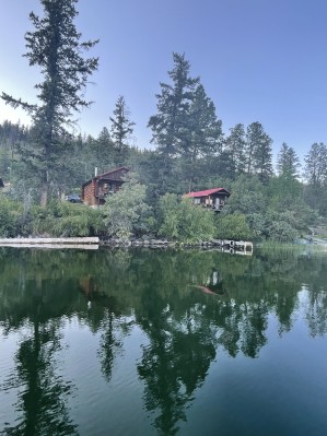White Moose Resort Cabins on the lake