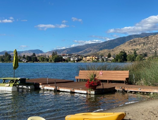 Apple Beach RV lakeside bench