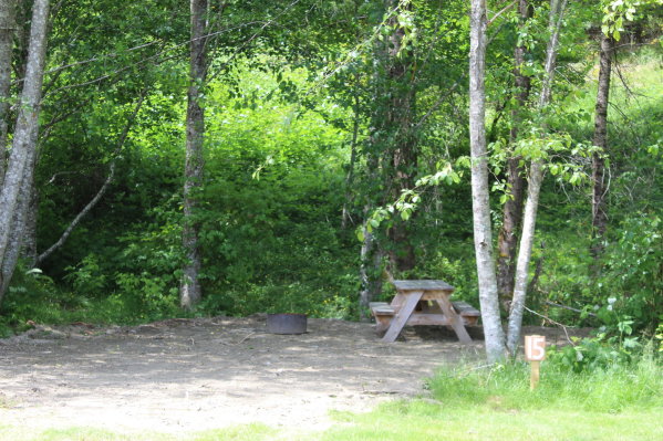 Arrowvale Riverside Picnic table