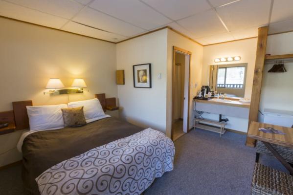 Backeddy Resort cabin interior