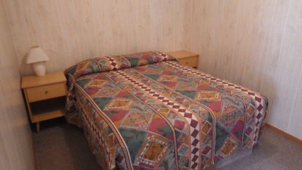 Evergreen Fishing Resort Cottage bedroom