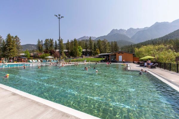 Fairmont Hot Springs Resort outdoor pool