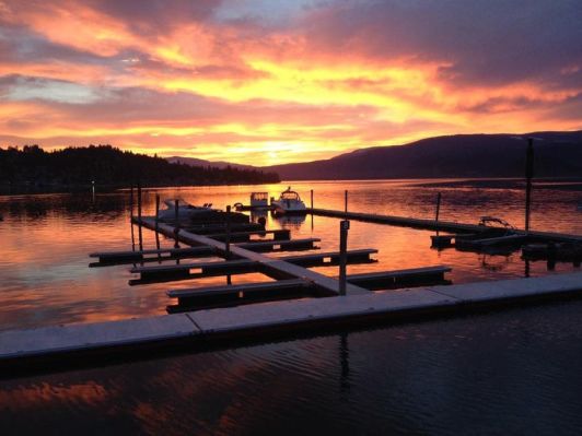 Finz Resort Sunset