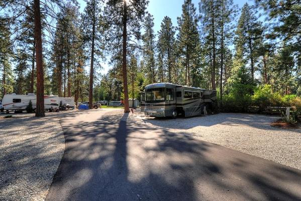 Gallagher Lake | A Parkbridge Camping & RV Resort RV Site