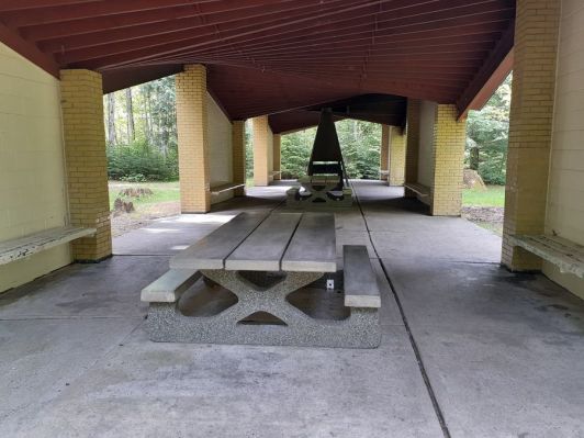 Hirsch Creek Park Picnic table