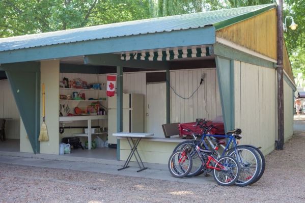 Lakeside Resort cabana