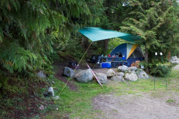 Nakusp Hot Springs, Chalets & Campground truck tent
