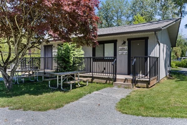 pathfinder-camp-resort-cabin