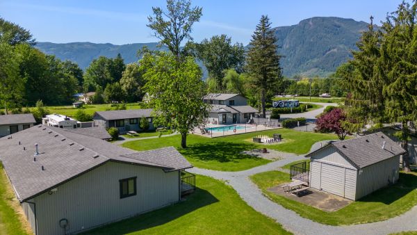 pathfinder-camp-resort-chess-board