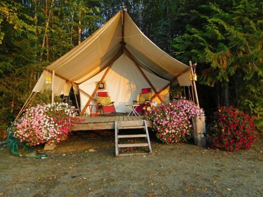 Plato Island Resort & Marina Yurt