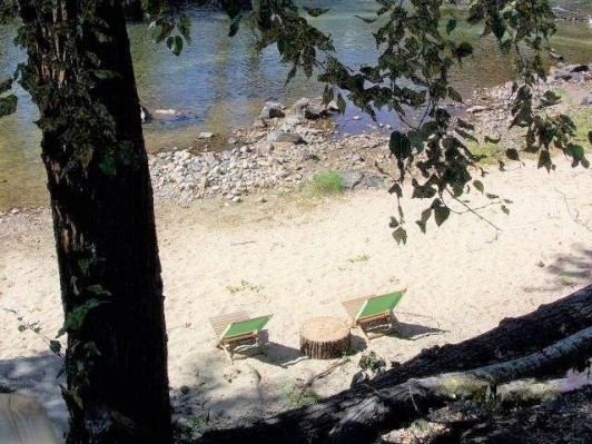 riverside-court-rv-cand-cabins-beach