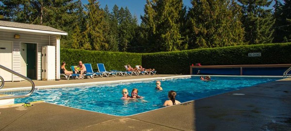 outdoor pool families